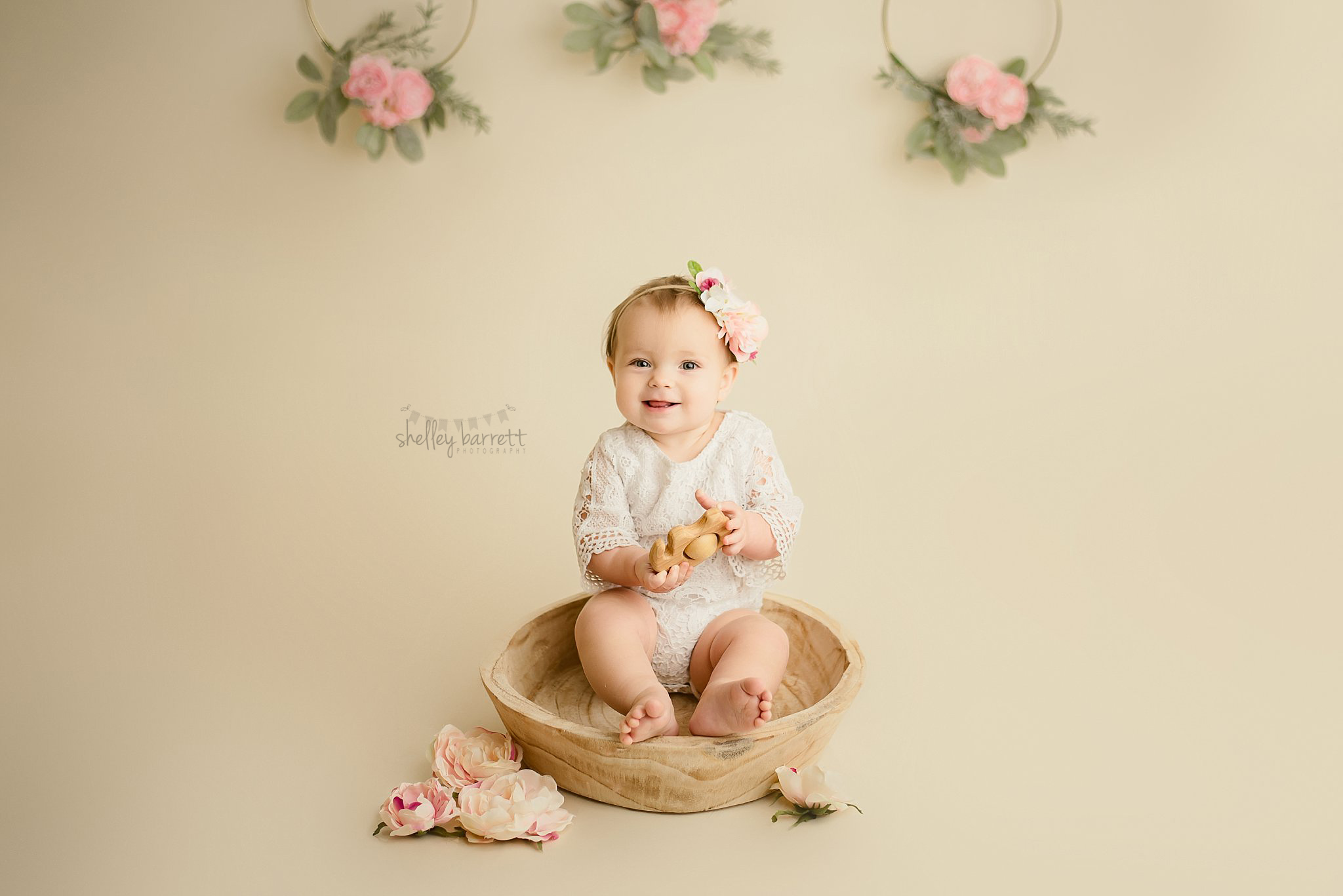 Cake smash and portraits for one year old baby girl by Pensacola Florida photographer, Shelley Barrett Photography